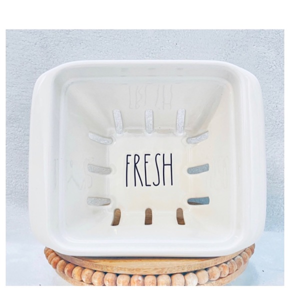 NEW Rae Dunn Fresh Strainer Fruit Container - Picture 1 of 1